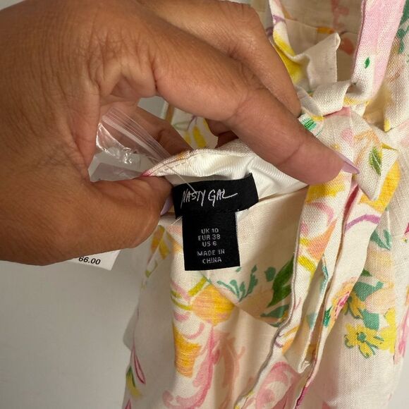 NWT Nasty Gal Floral Halter Romper Multicolor - Picture 6 of 6